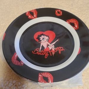 Black and red betty boop dinnerware